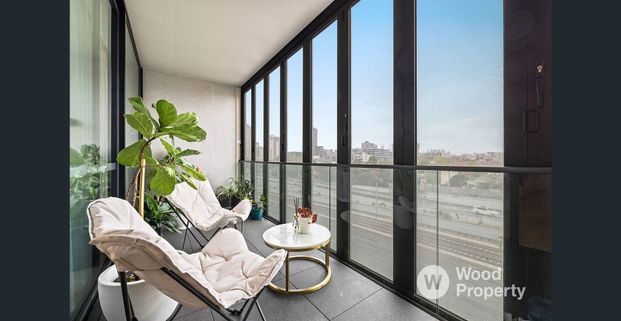 Modern 2-Bedroom Apartment with City Views and Lifestyle on Your Doorstep - Photo 1