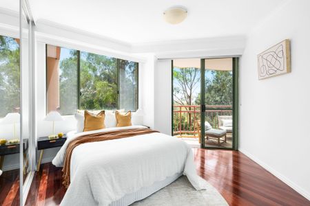 Peaceful, North-Facing Apartment Offering Space, Light and Convenience - Photo 4