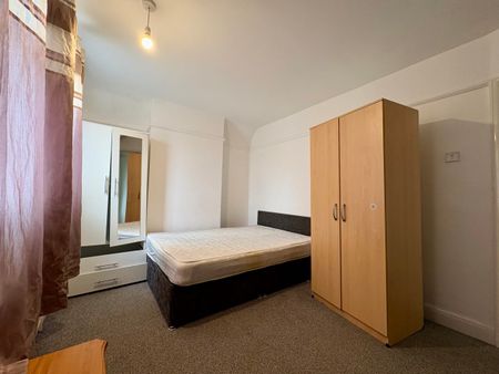 Thornton Avenue, West Drayton - Photo 4