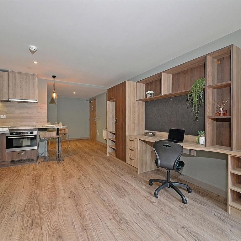Studio to rent - Photo 1