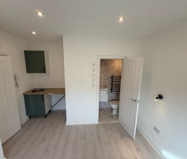 Studio Flat, Haydons Road, SW19 - Photo 1