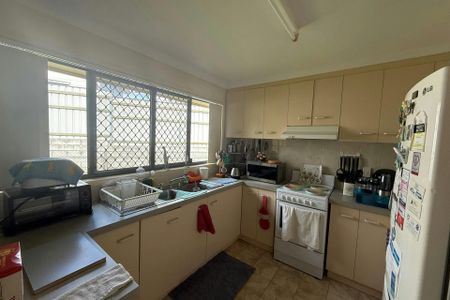 2/17 Mark Court - Photo 2