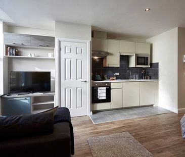 Apt 27, Eagle House - Photo 3