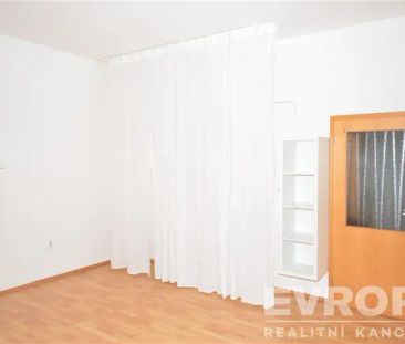 Pronájem 2+kk se zahradou, terasou a garážovým stáním | Praha 5 – H... - Photo 2
