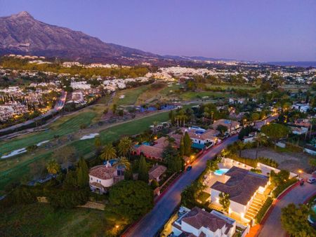 Luxury Villa for rent in Marbella, Spain - Photo 5