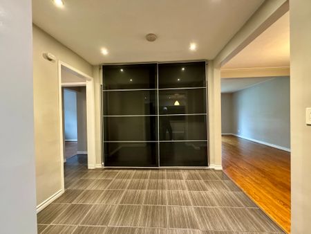 For Lease - 30 Ivordale Crescent Unit# Main, Toronto, Ontario - Photo 4