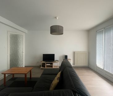 Location Appartement 3 pièces 83m² - Photo 6