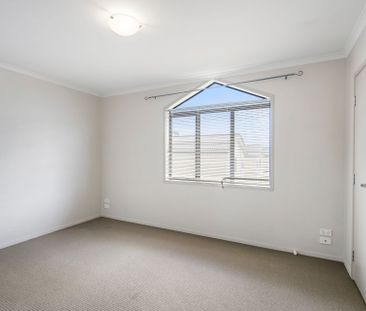 3 bedroom town house in Te Atatu - Photo 5