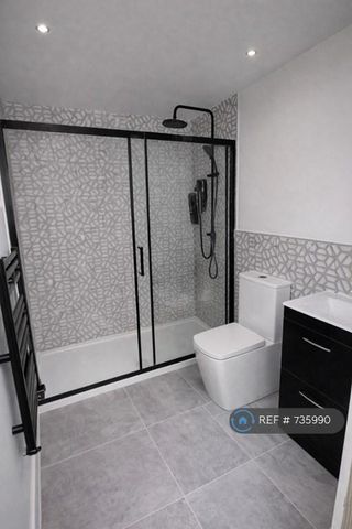 1 bedroom in a house share to rent - Photo 5
