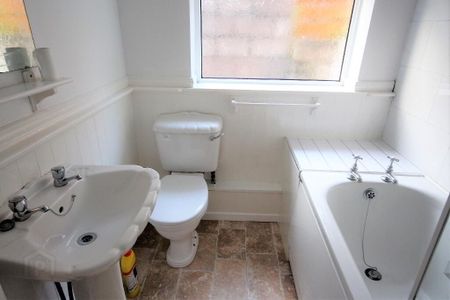 16 Woodvale Pass, Belfast, BT13 3FN - Photo 2