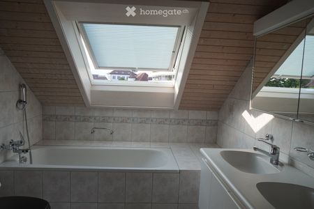 Schöne 5-Zimmer-Maisonette-Wohnung in Gränichen - Photo 2