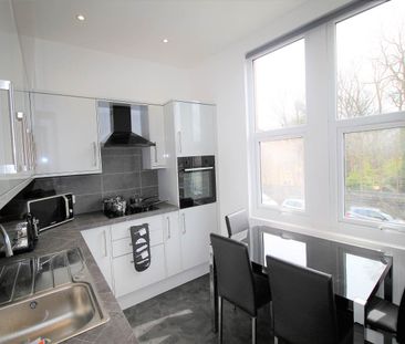 Kirkstall Lane (Room 1), Headingley , Leeds - Photo 5