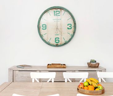 Immaculate large family home - the choice is yours! - Photo 4