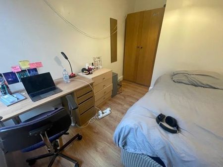 4 bedroom private hall to rent - Photo 5