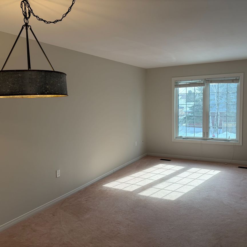 For Lease - 8 Lawton Court, Orangeville, Ontario - Photo 1