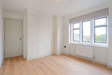 A modern two bedroom apartment - Photo 3