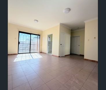 RENOVATED 2 BEDDEROM VILLA - Photo 4