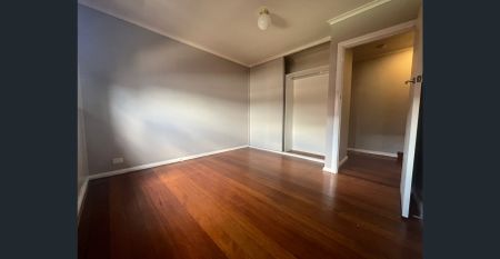 3 Bedroom Home close to all amenities - Photo 3