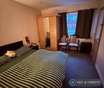 4 bedroom terraced house to rent - Photo 5