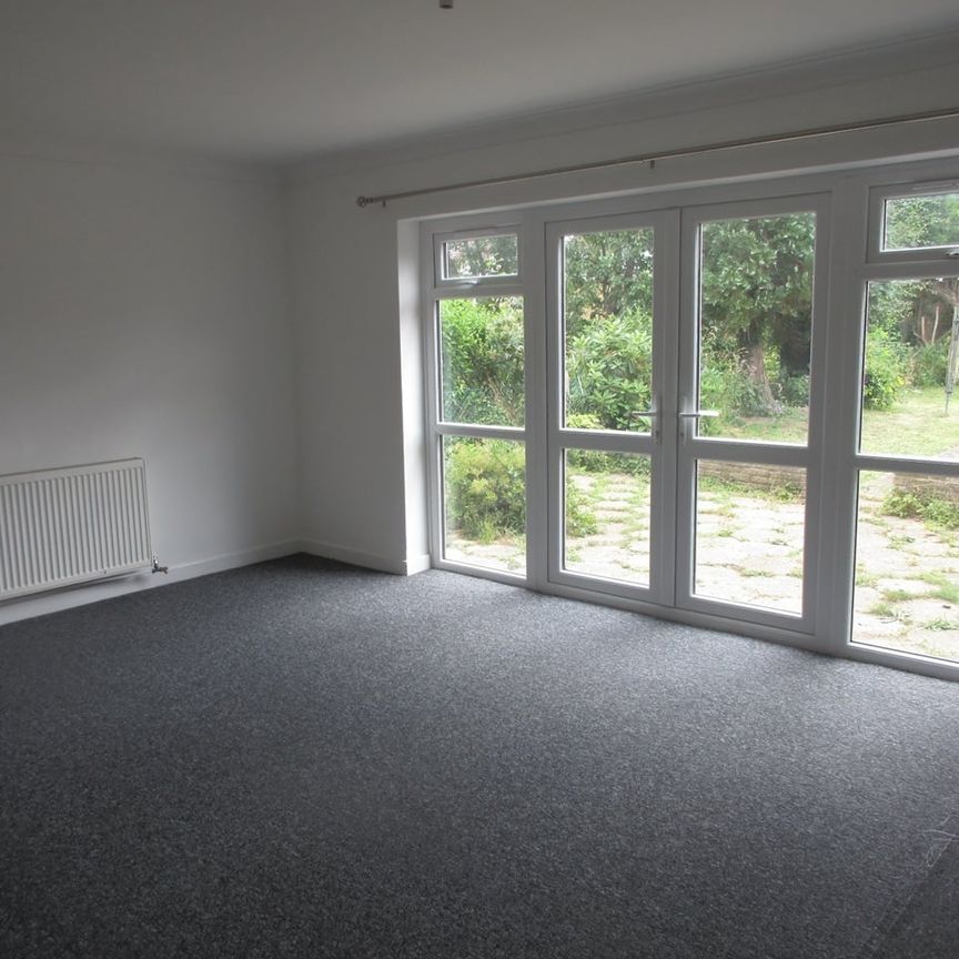 3 Bed Semi-Detached House, Beresford Gardens, TW4 - Photo 1