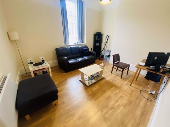 2 bedroom flat to rent - Photo 1