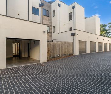 Modern Living with a Courtyard Lifestyle - Photo 6