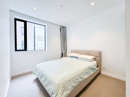 Stunning Fully Furnished 3-Bedroom Apartment in the Heart of Bondi Junction - Photo 5