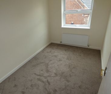 2 bed Apartment - To Let - Photo 6