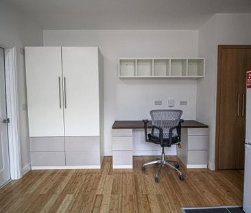 Studio to rent - Photo 1