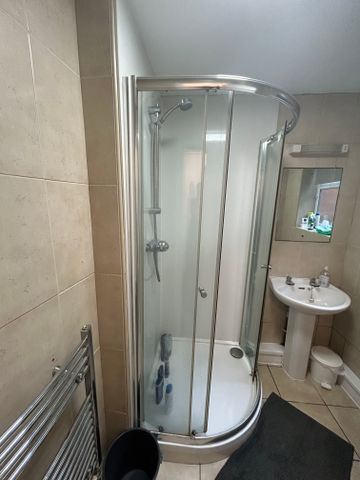 Market Street Room 1 - Photo 4