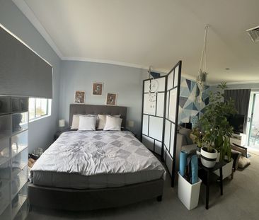 Runaway Bay - Photo 2