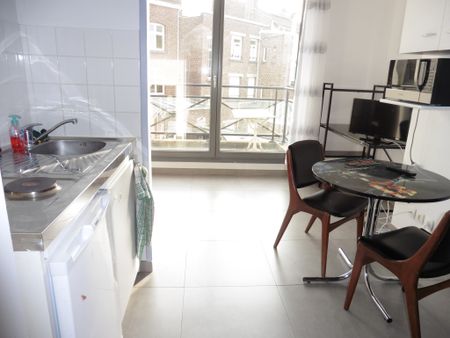STUDIO MEUBLE BALCON + PARKING - Photo 3