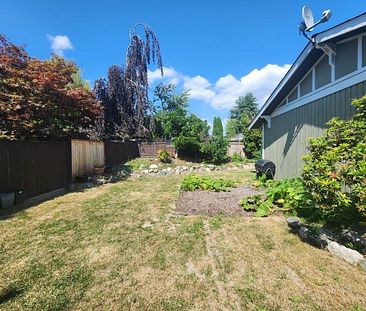 Beautiful Three Bedroom Rancher in Langley with Large Yard - Photo 4