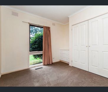22 Stamford Crescent, Rowville, Vic 3178 - Photo 2