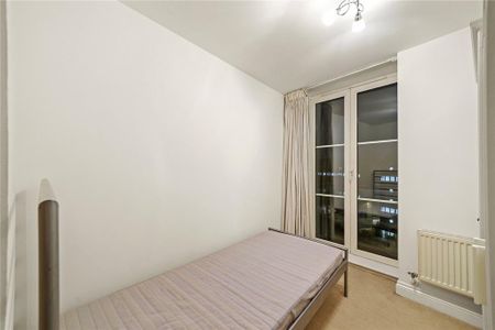 3 bedroom flat to rent - Photo 3