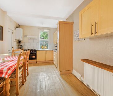 Room in a Shared House, Lenton Boulevard, NG7 - Photo 3