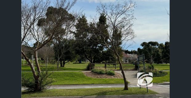 FRESHLY PAINTED THROUGHOUT UNIT IN GREAT LOCATION! - Photo 1