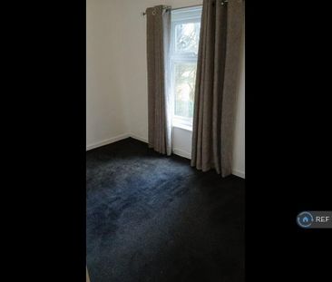 2 bedroom end of terrace house to rent - Photo 3