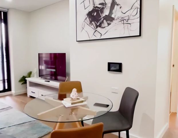 8 Kingsborough Wy, Sydney - Photo 1