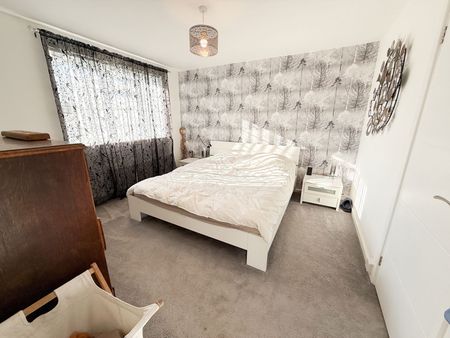 Wandle Close, Ash, Aldershot, GU12 6JT - Photo 2