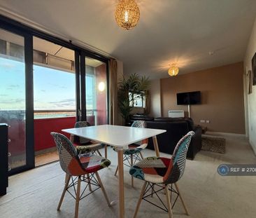 2 bedroom flat to rent - Photo 4