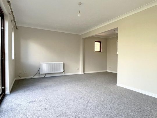 4 bedroom semi-detached house to rent - Photo 1