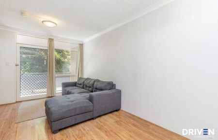 Convenient & Comfortable 1-Bedroom Unit in South Perth - Photo 2