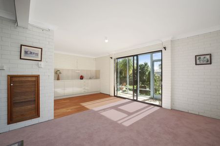 Home For Rent - Photo 3