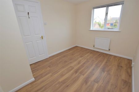 3 bedroom house to rent Peppercorn Close, Colchester, CO4 - Photo 5