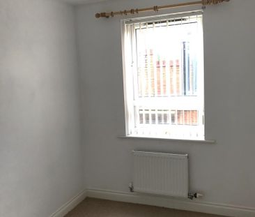 2 bedroom ground floor flat to rent - Photo 1