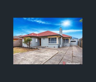 Prime Main Road Location - Spacious Family Home Close to Schools & ... - Photo 6