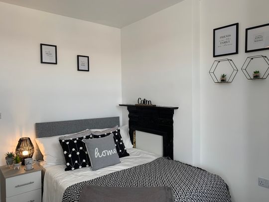 BEDROOM 7 – MEDIUM DOUBLE - Photo 1