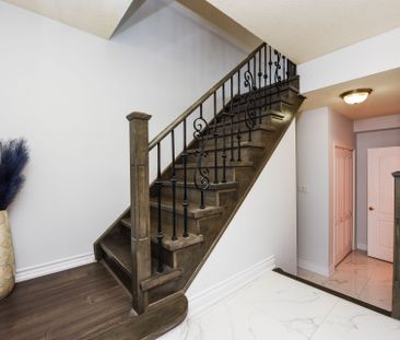 For Lease - 6037 Clover Ridge Crescent, Mississauga, Ontario - Photo 5