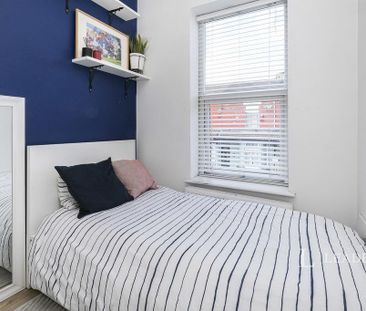 3 bedroom terraced house to rent - Photo 6